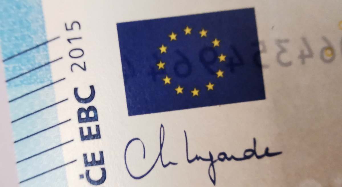 christine-lagarde-presidenta-bce-firma-billete-euro-istock-1200x655.jpg