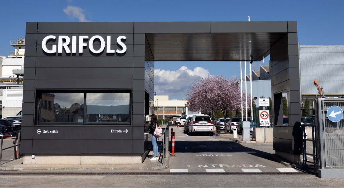 Puerta de Grifols