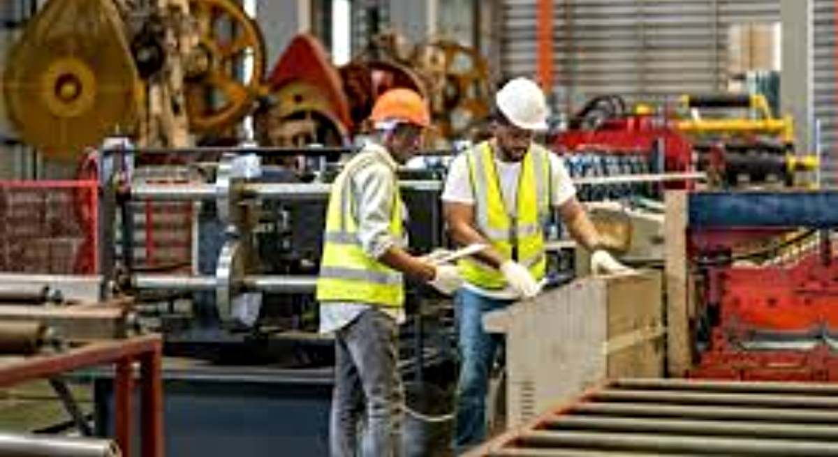 Dos personas trabajando