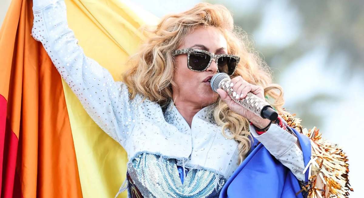 paulina-rubio-diva-gay-1200.jpg