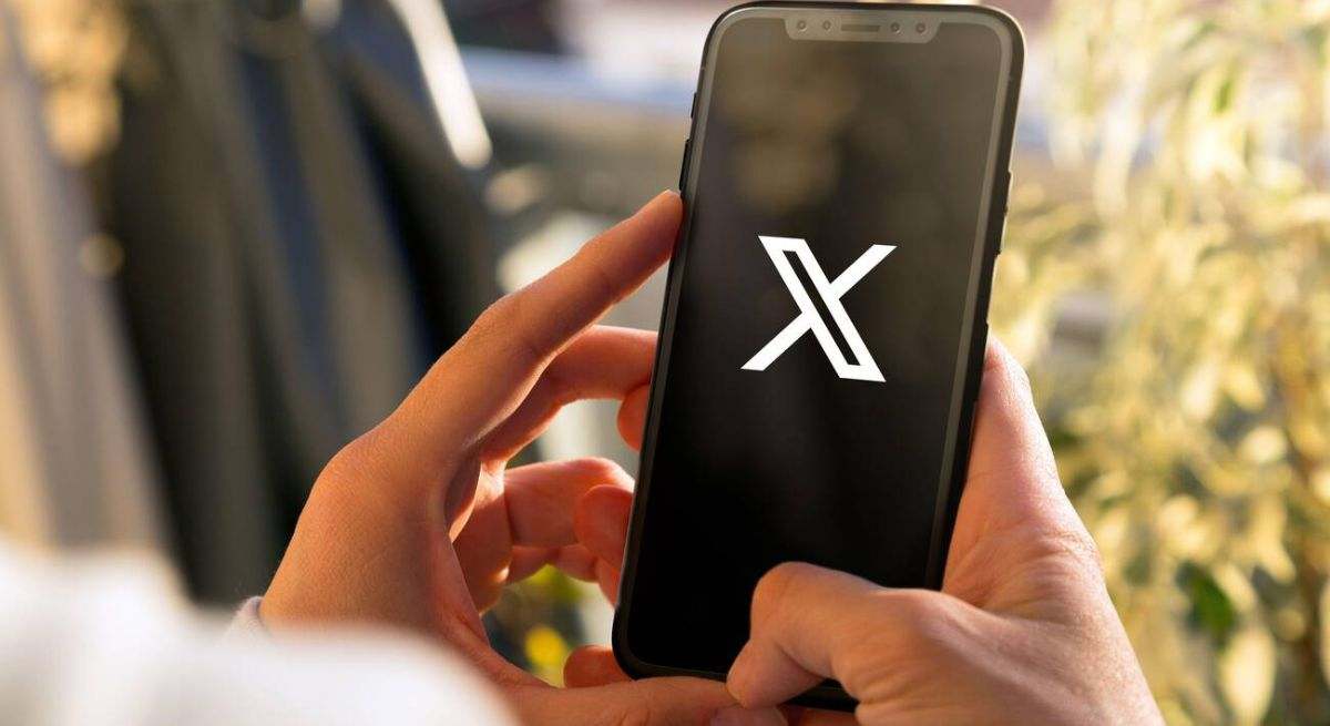 X app smartphone