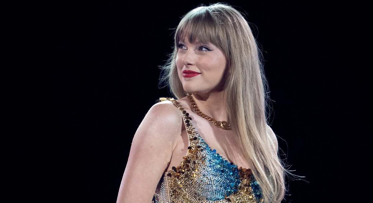 taylor-swift-sonriendo-bloomberg-1200x655.jpg