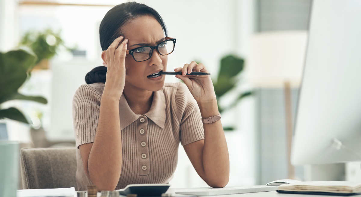 mujer-inversora-empresaria-ejecutiva-frustrada-confusa-enfadada-istock-1200x655.jpg
