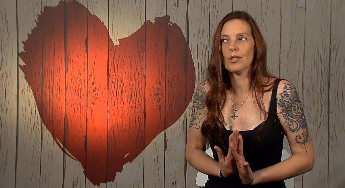 Concursante de First dates en el plató