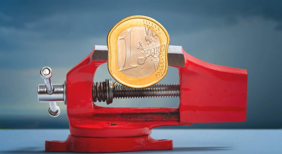 euro-aplastado-crisis.jpg