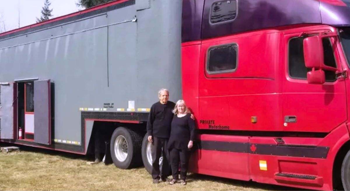 Esta pareja de jubilados convirtió un camión en una autocaravana