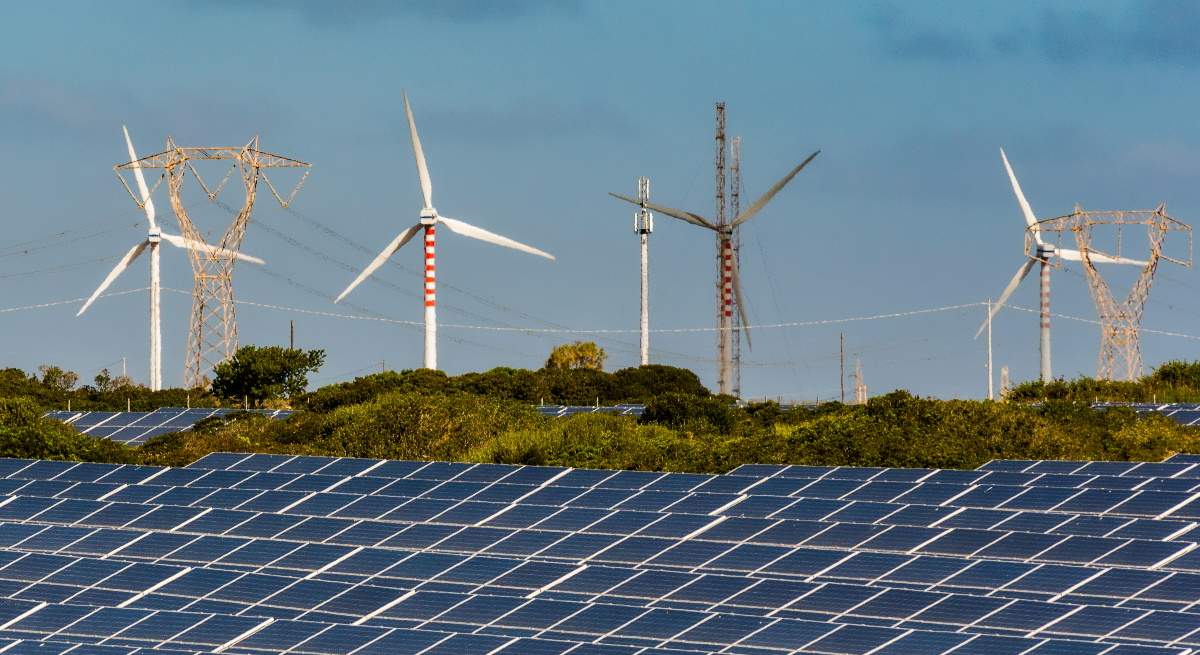 solar-eolica-energia-electricidad-renovables-alamy.jpg