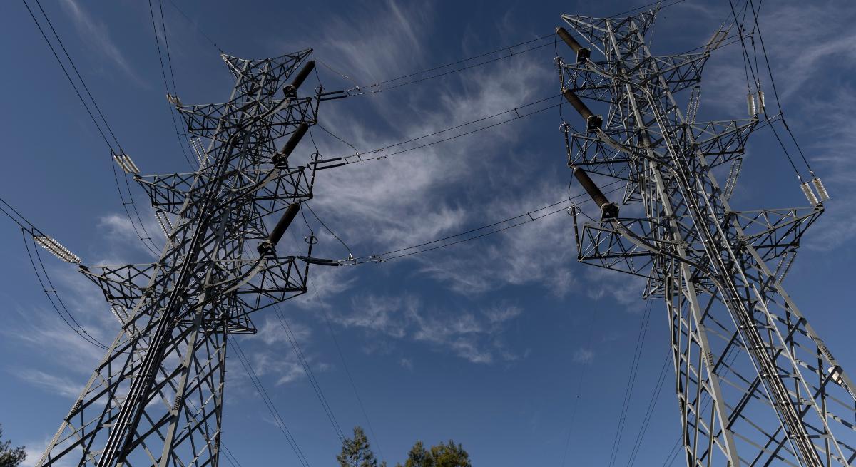 EuropaPress_4073617_dos_torres_electricas_12_noviembre_2021_madrid_espana_indice_precios-1.jpg