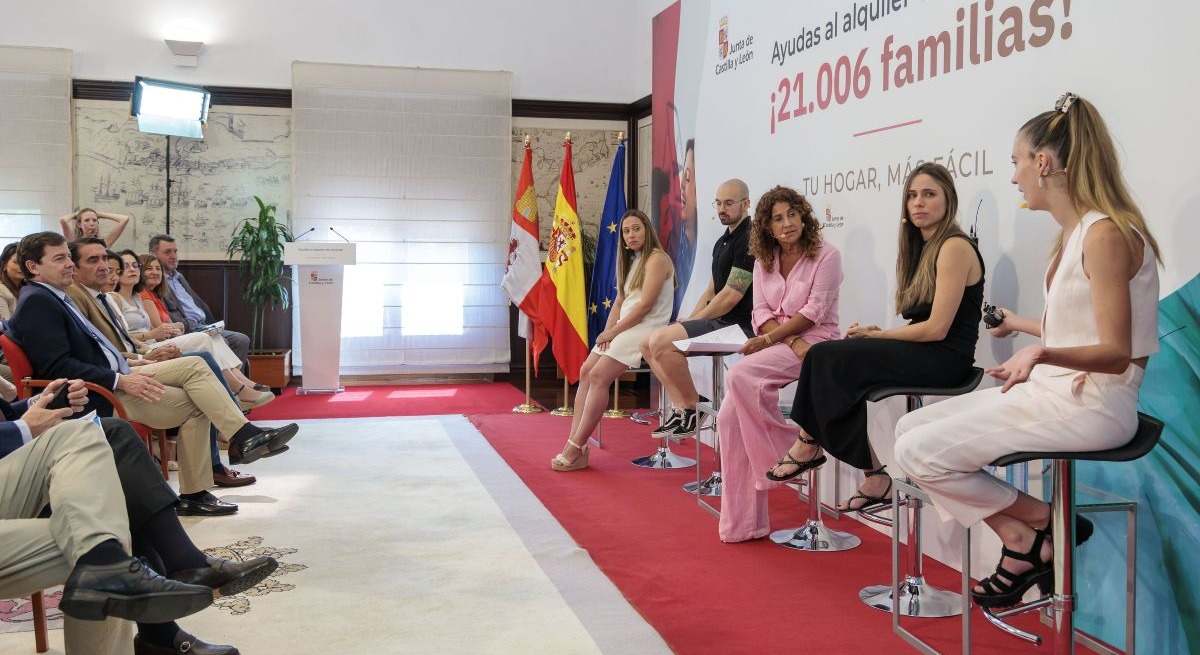 Mañueco durante la presentación de las ayudas al alquiler