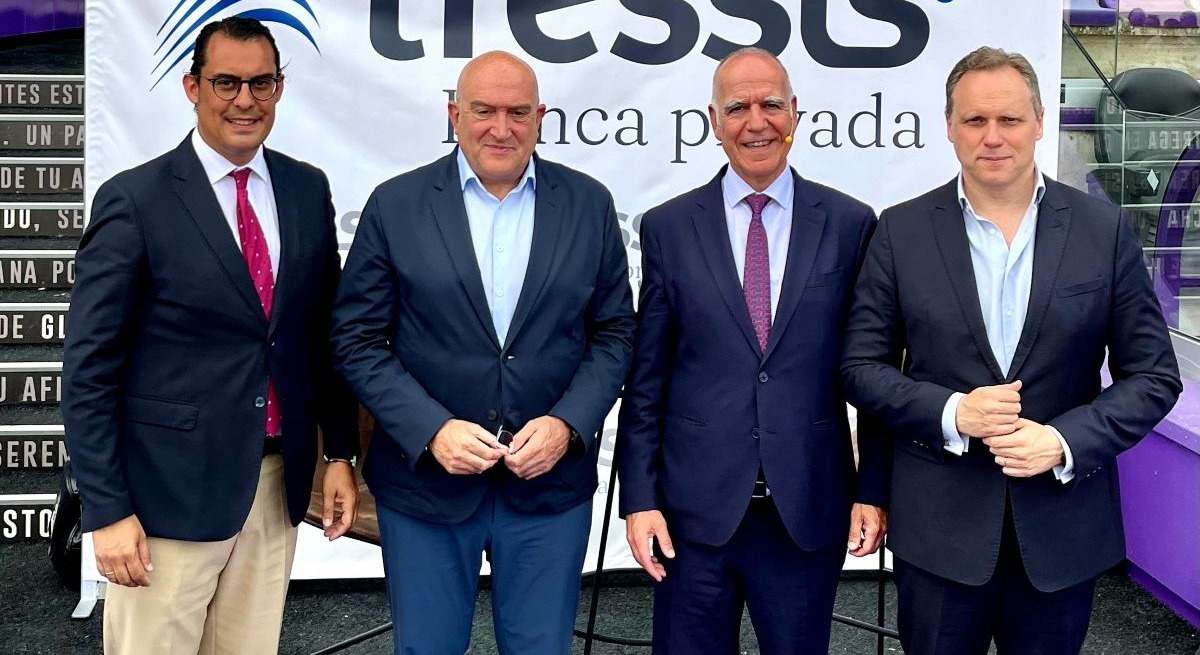 Guillermo Domínguez, director de Castilla y León; Jesús Julio Carnero, alcalde de Valladolid; José Miguel Maté, consejero delegado, y Daniel Lacalle