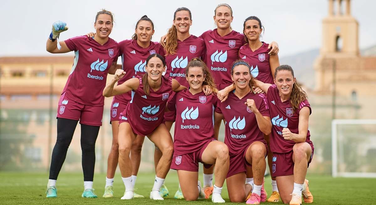seleccion-femenina-futbol.jpg