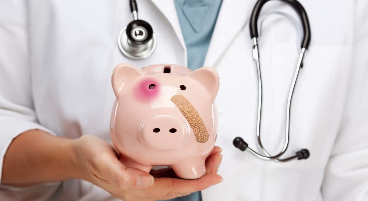 hucha-medico-alamy.jpg
