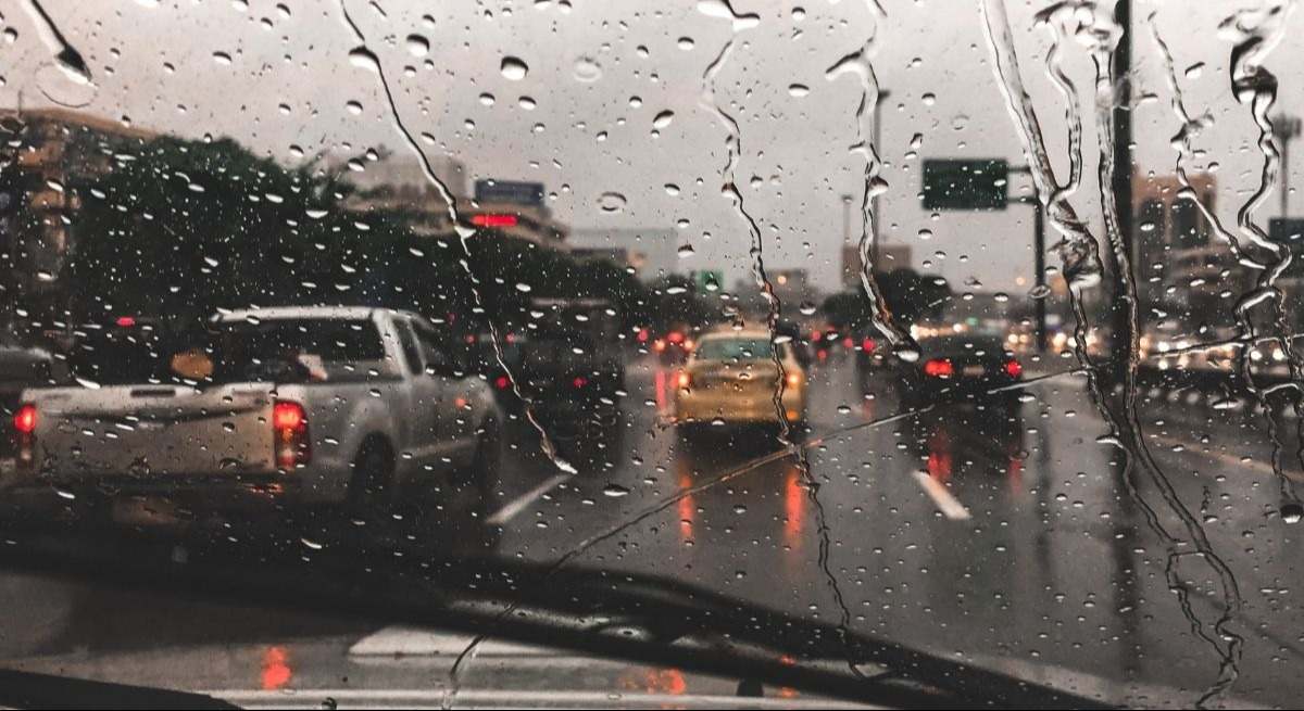 lluvia-coche-canva