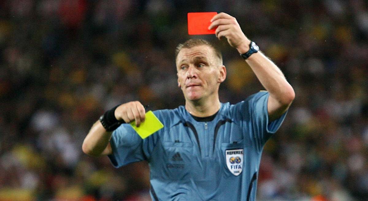 Arbitro_Futbol_Tarjetas_Istock.jpg