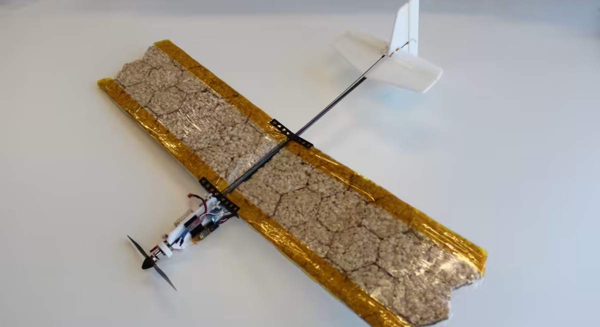dron-cometible.jpg