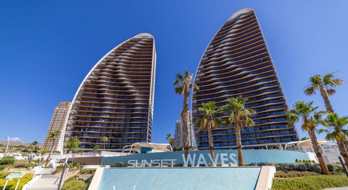 thumbnail_Sunset_Waves_.jpg