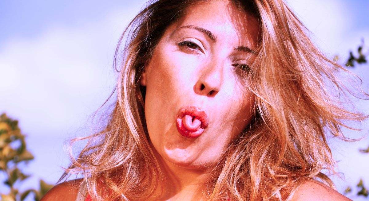 Curvar la lengua