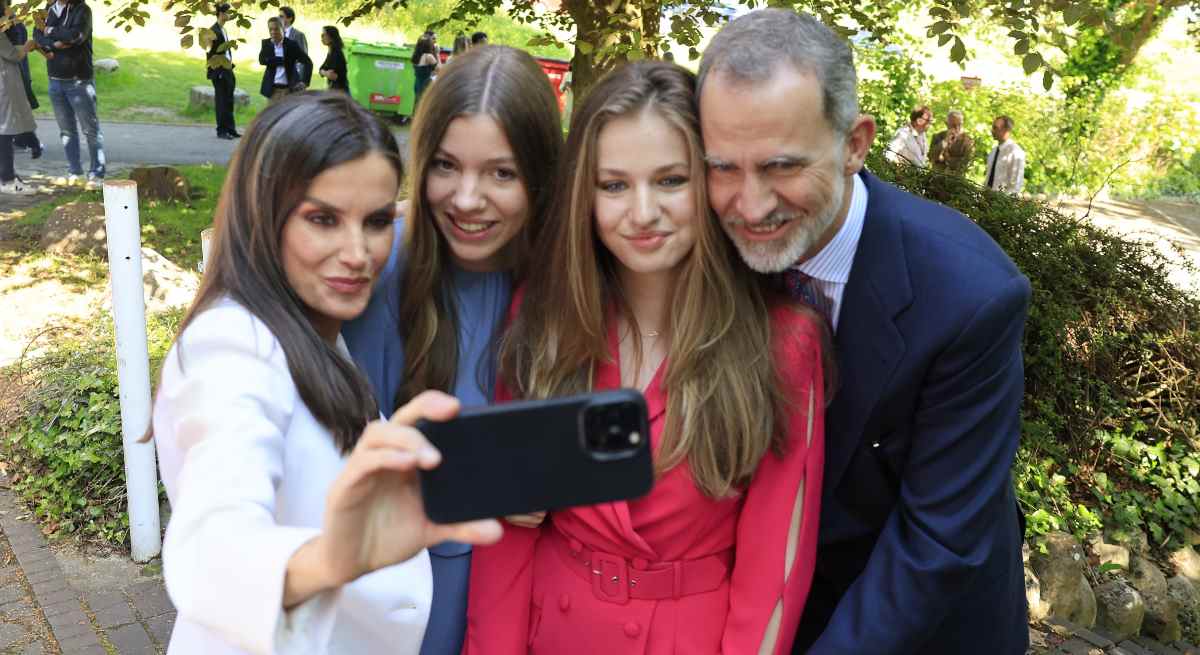 selfie-reyes-bueno-1200-1.jpg
