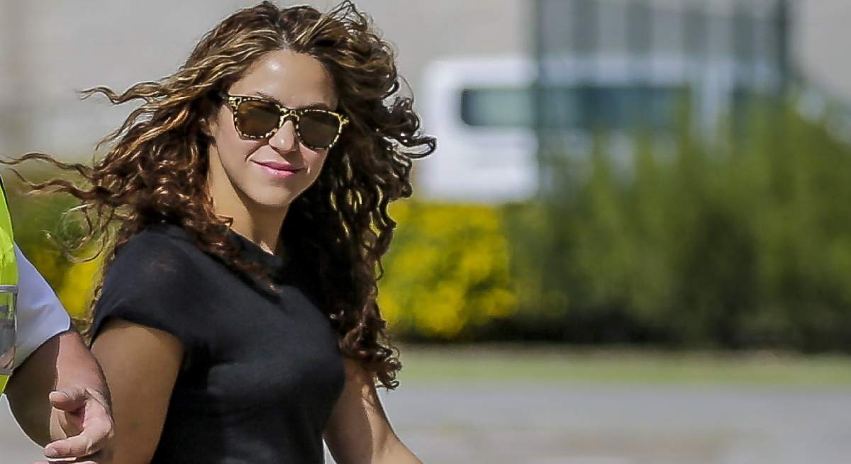 shakira-1200-3.jpg