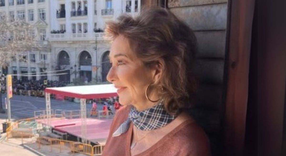 ana-rosa-quintana-en-las-fallas-detalless-.jpg