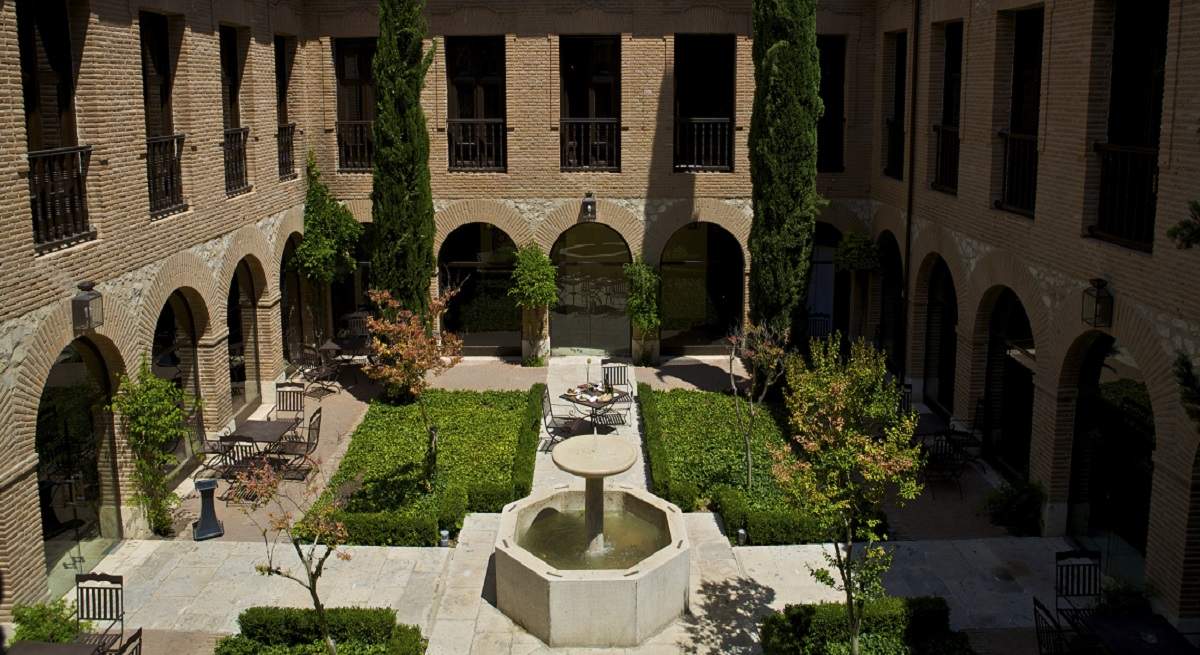 1200-x-655-Parador-de-Chinchon.jpg