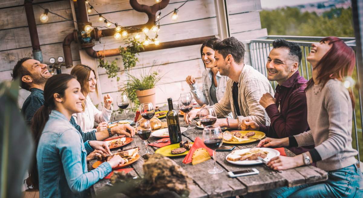 comida-entre-amigos-dreamstime.jpg