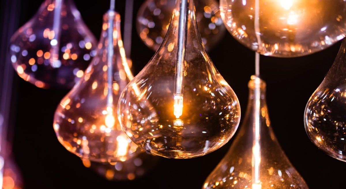light-g3ad2f00b9_1280-1.jpg