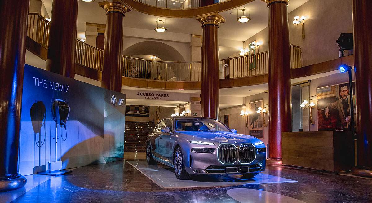 BMW-I7_TEATRO_01.jpg