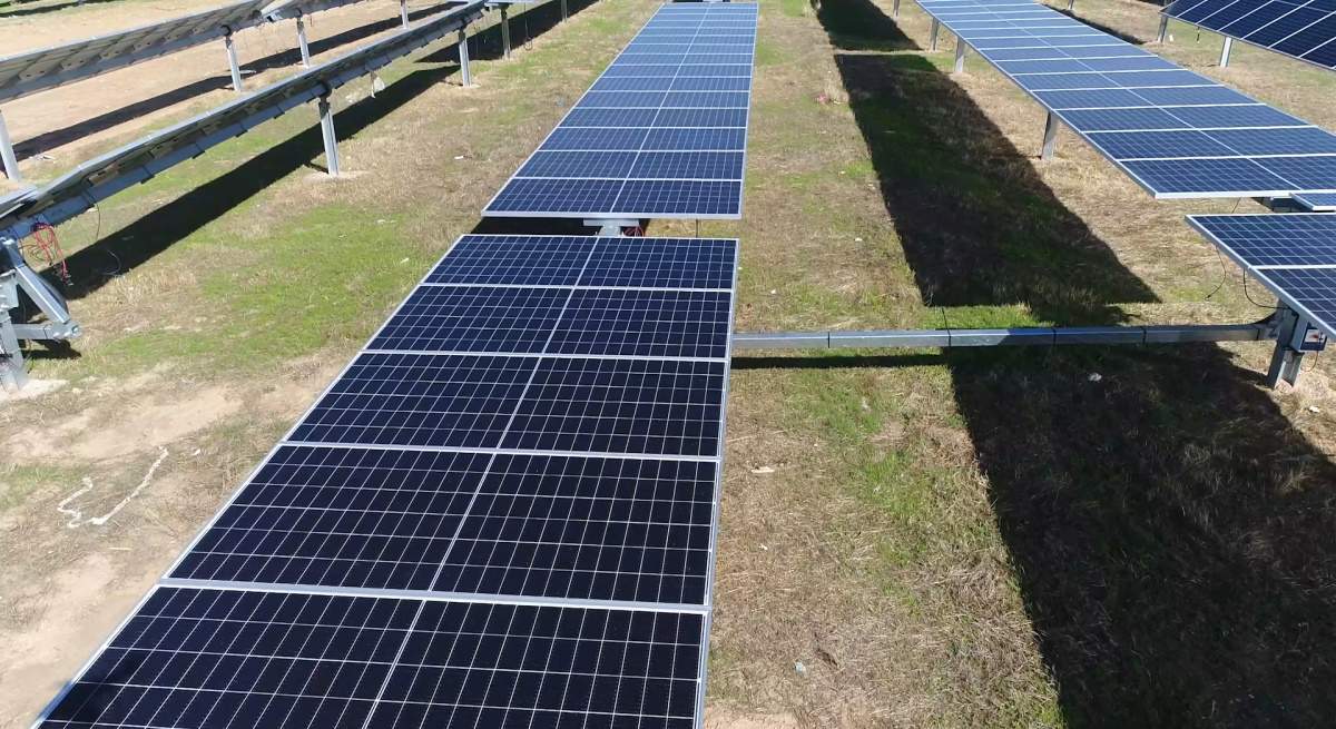 planta-fotovoltaica-Francisco-Pizarro-de-Iberdrola-en-Extremadura-1.jpg