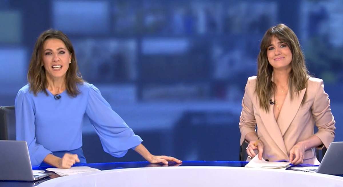Ángeles Blanco con Isabel Jiménez en Informativos Telecinco