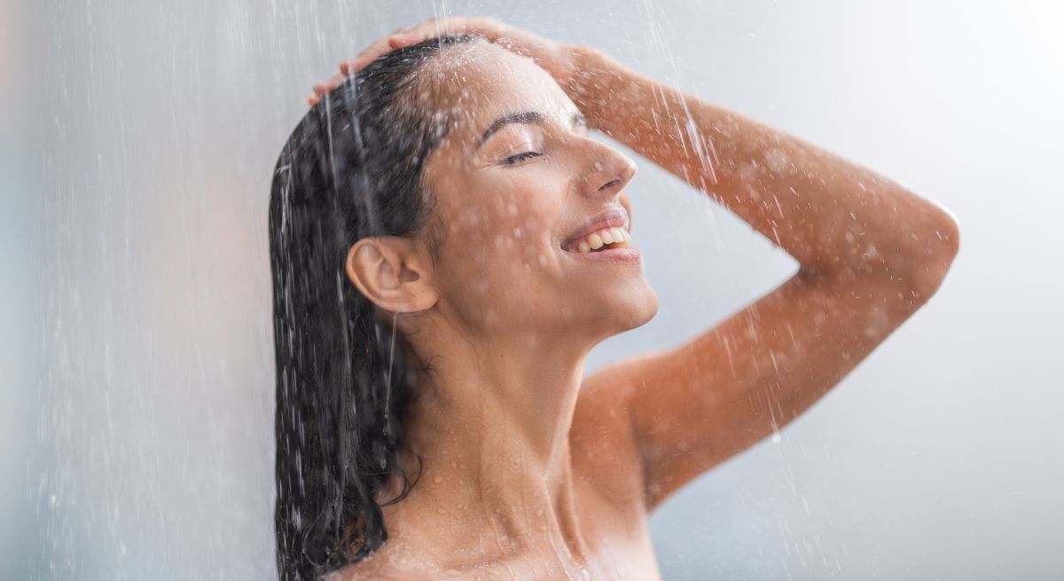 mujer-ducha-recurso-getty.jpg