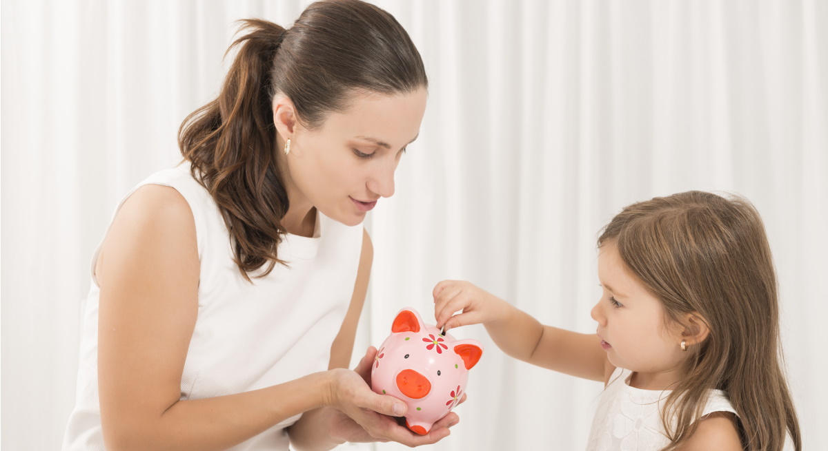 ahorro-familia-dreamstime.jpg