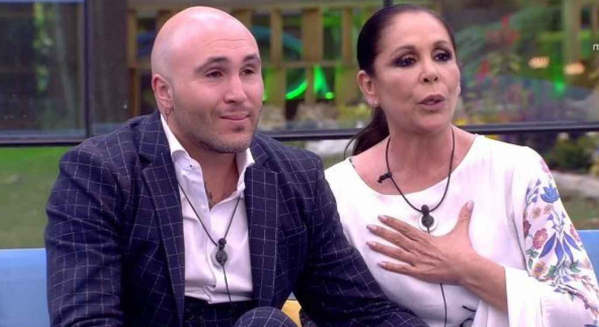 Kiko Rivera e Isabel Pantoja en la casa de GH Dúo, de Telecinco