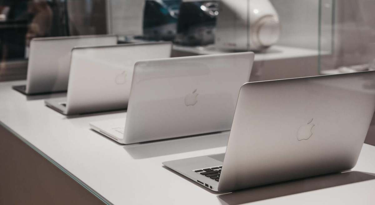macbooks.jpg