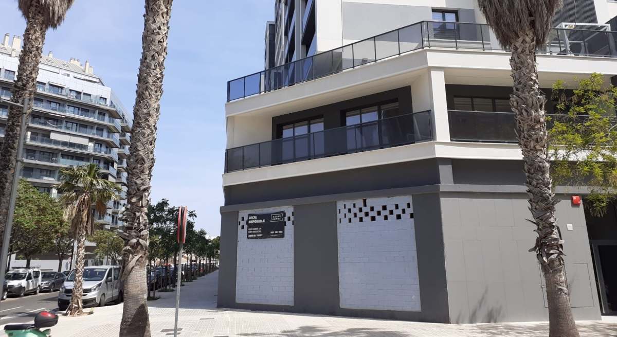 Local-comercial-de-AEDAS-Homes-en-la-planta-baja-de-la-promocion-Hevia-en-Valencia.jpg