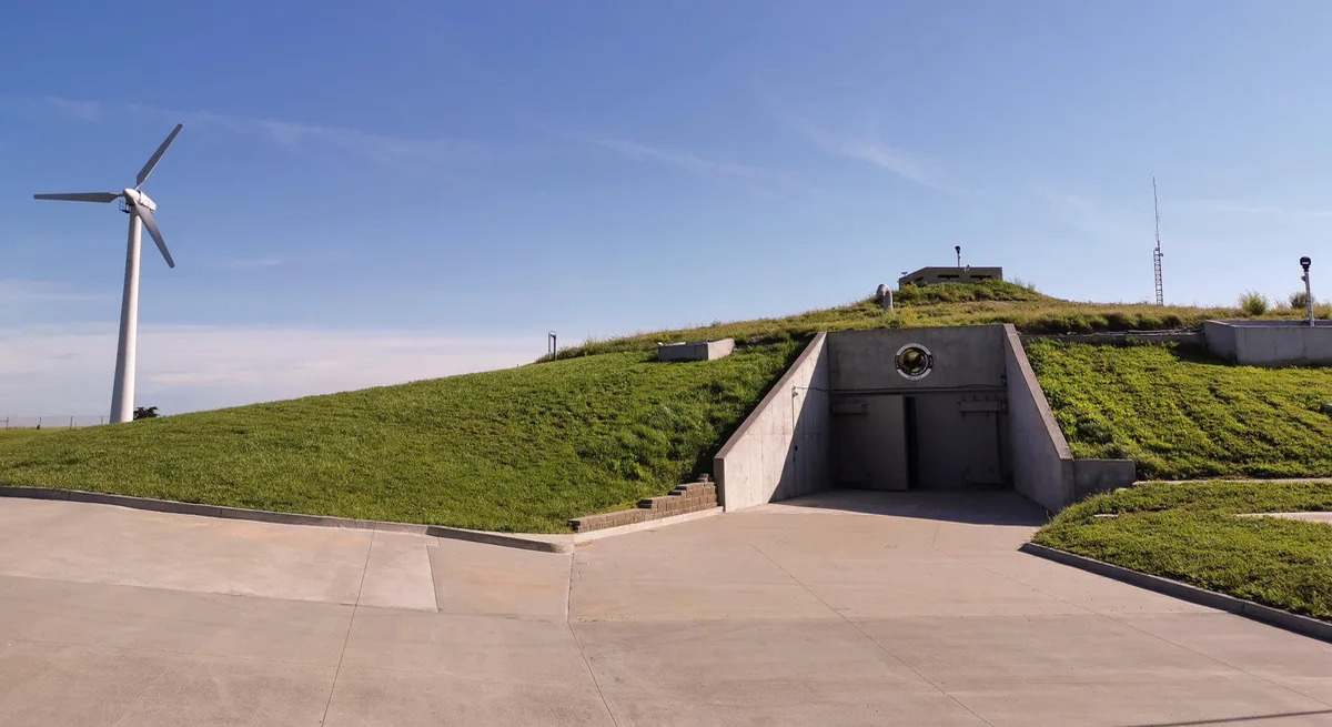 hta-bunker-ext).jpg