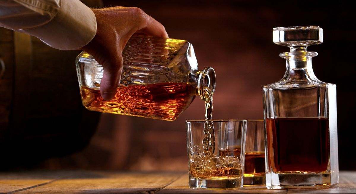 vaso con bourbon