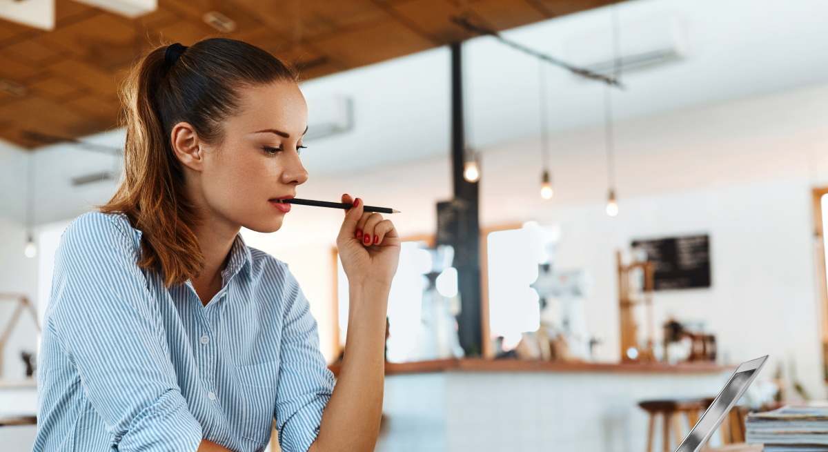 empleo joven mujer