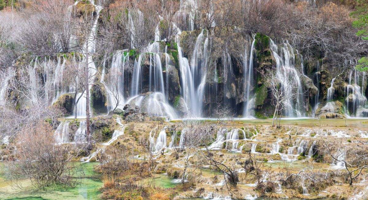 Cascada en el nacimiento del río Cuervo