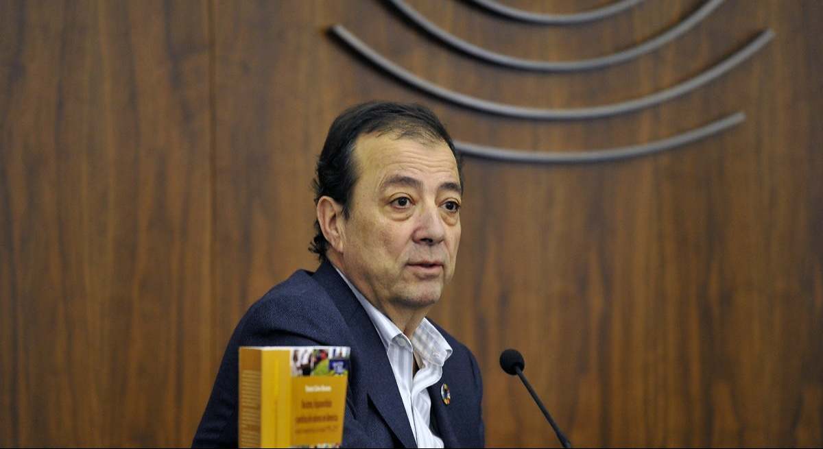 Guillermo Fernández Vara en la Asamblea de Extremadura
