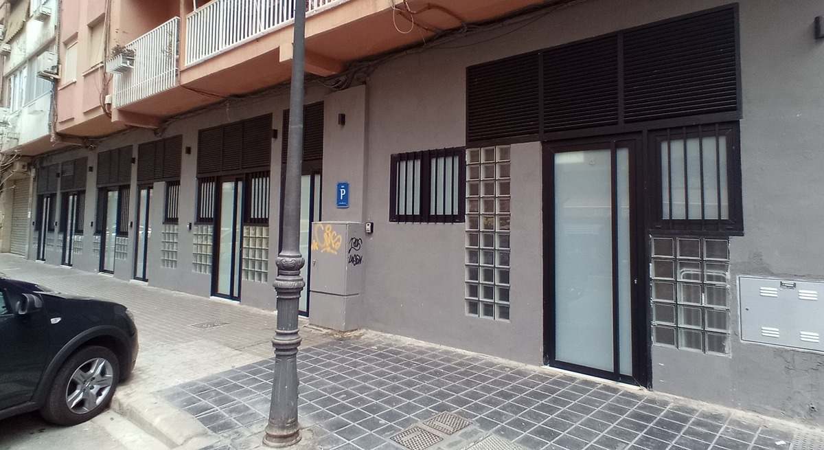 Apartamentos turísticos en bajos en Valencia.