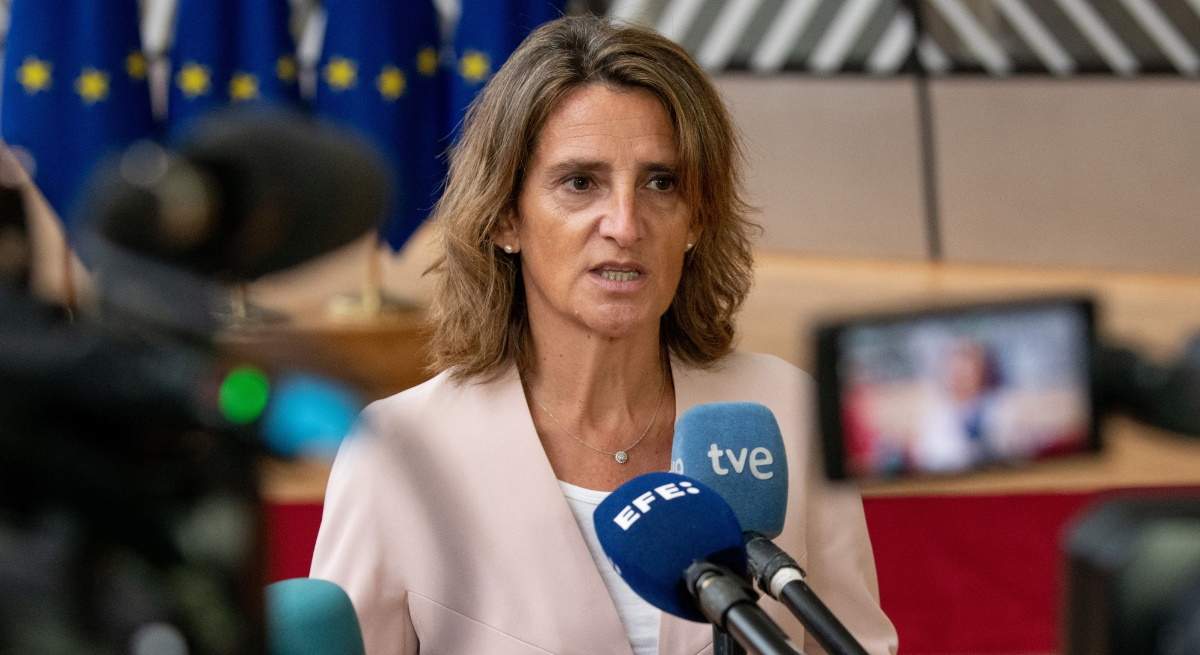 teresa-ribera-ministra-espana-reunion-bruselas-ue-medidas-emergencia-crisis-energetica-precios-luz-9septiembre2022-bloomberg-1200x655.jpg