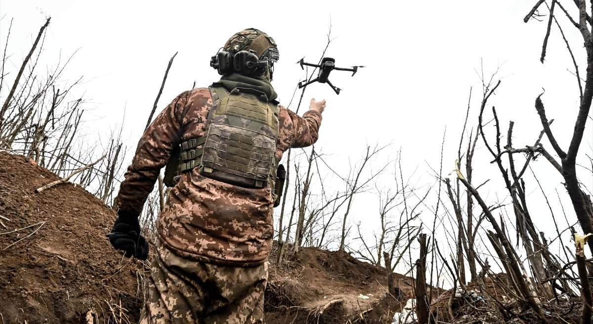 Un soldado ucraniano con un dron / Europa Press