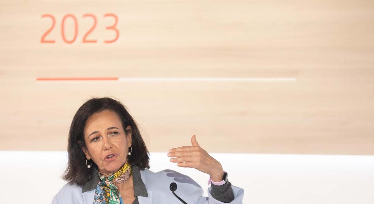 La presidenta del Banco Santander, Ana Botín, durante la presentación de los resultados del 2023 del Grupo Santander.