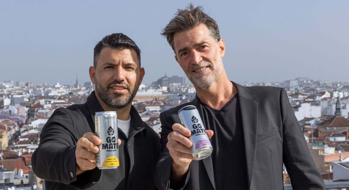 El Kun Agüero junto a Guido Rosales, exdirectivo de Coca-Cola