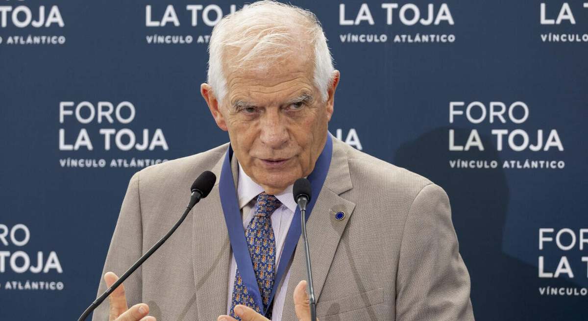 El alto representante y vicepresidente de la Comisión Europea, Josep Borrell, interviene durante la primera jornada del Foro de La Toja-Vínculo Atlántico, en Eurostars Gran Hotel La Toja.