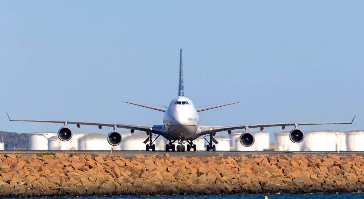 adios-boeing-747-jumbo-dreamstime.jpg
