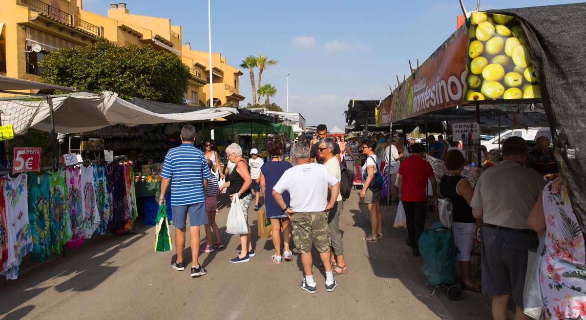 mercadillo-torrevieja-dreamstime.jpg