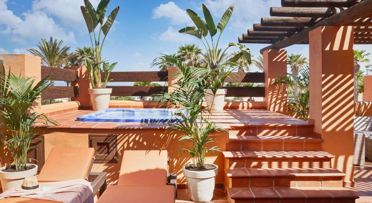 Hotel-Santi-Petri.jpg