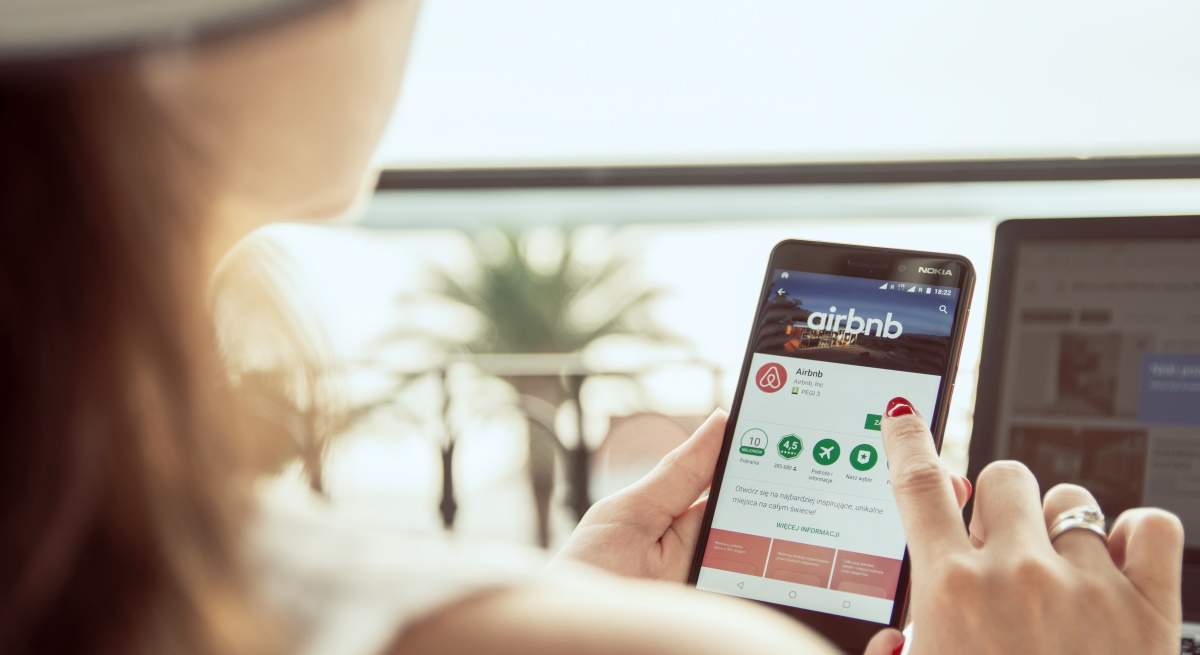 airbnb-dreamstime.jpg